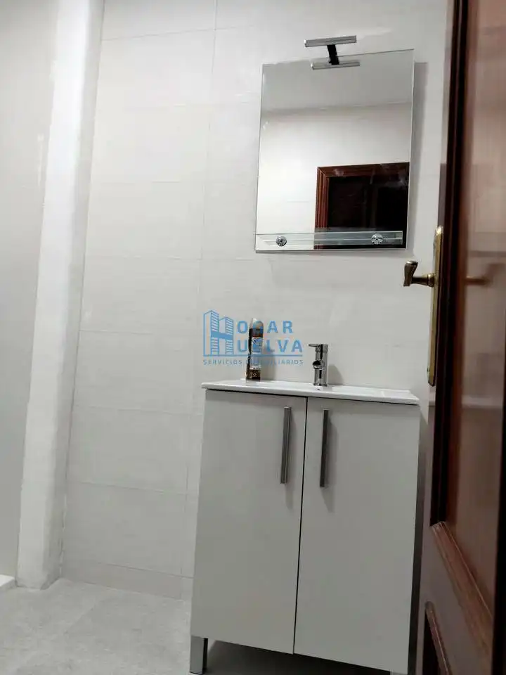 Badezimmer von Erdgeschoss zum Verkauf in Huelva