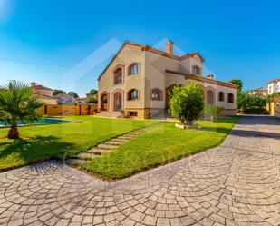 Jardí de Casa o xalet en venda en Mont-roig del Camp amb Aire condicionat, Terrassa i Piscina