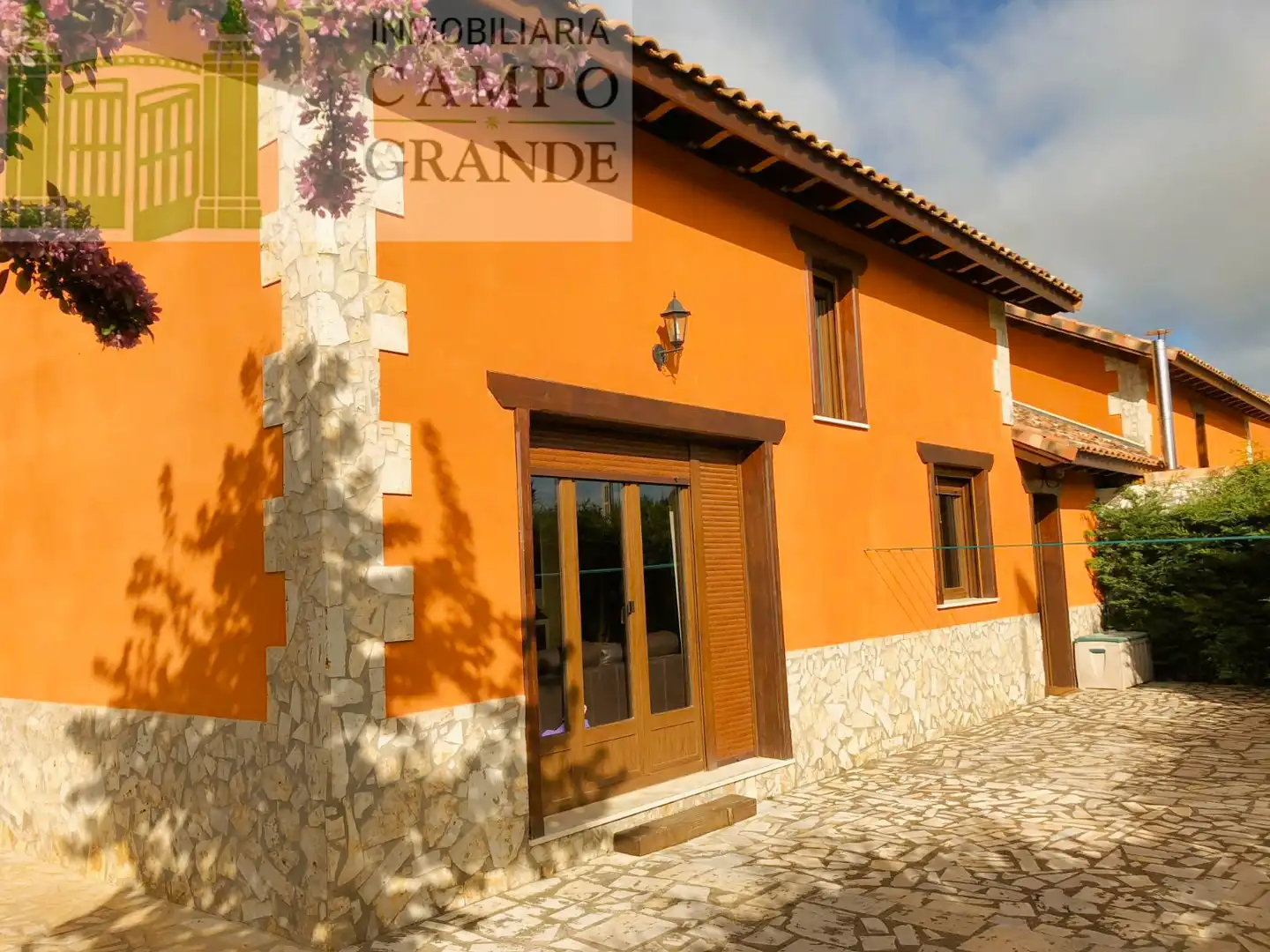 Vista exterior de Casa o xalet en venda en Grijota amb Calefacció, Jardí privat i Traster