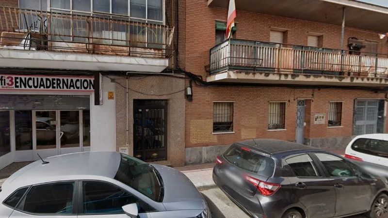 Vista exterior de Edifici en venda en Alcalá de Henares