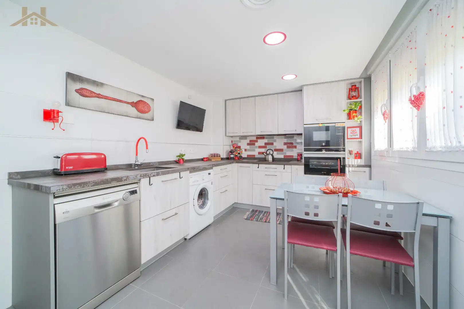 Kitchen of Detached homes for sale in Villaviciosa de Odón  with Air Conditioner, Heating and Private garden