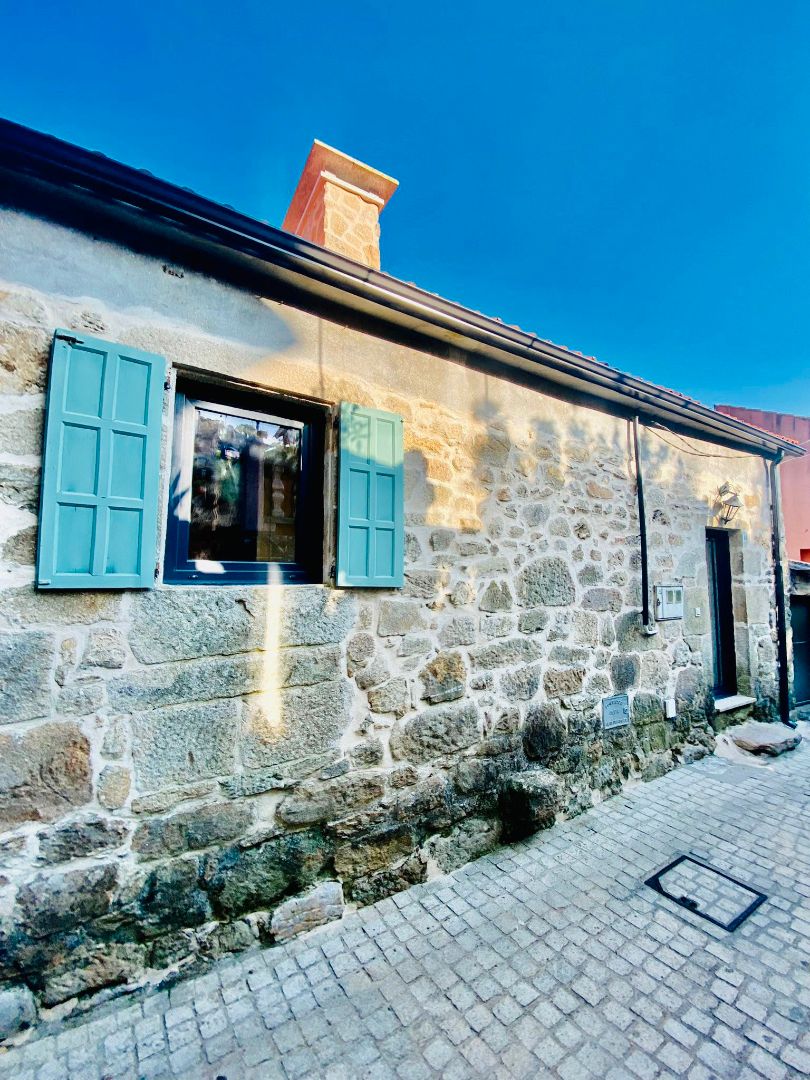 Vista exterior de Finca rústica en venda en Poio amb Calefacció i Moblat