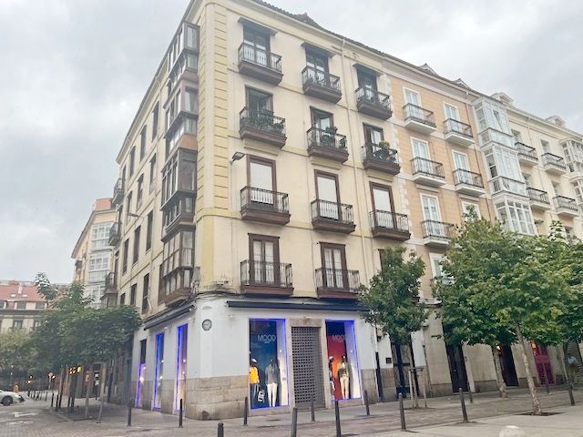 Vista exterior de Pis de lloguer en Santander amb Calefacció, Parquet i Traster