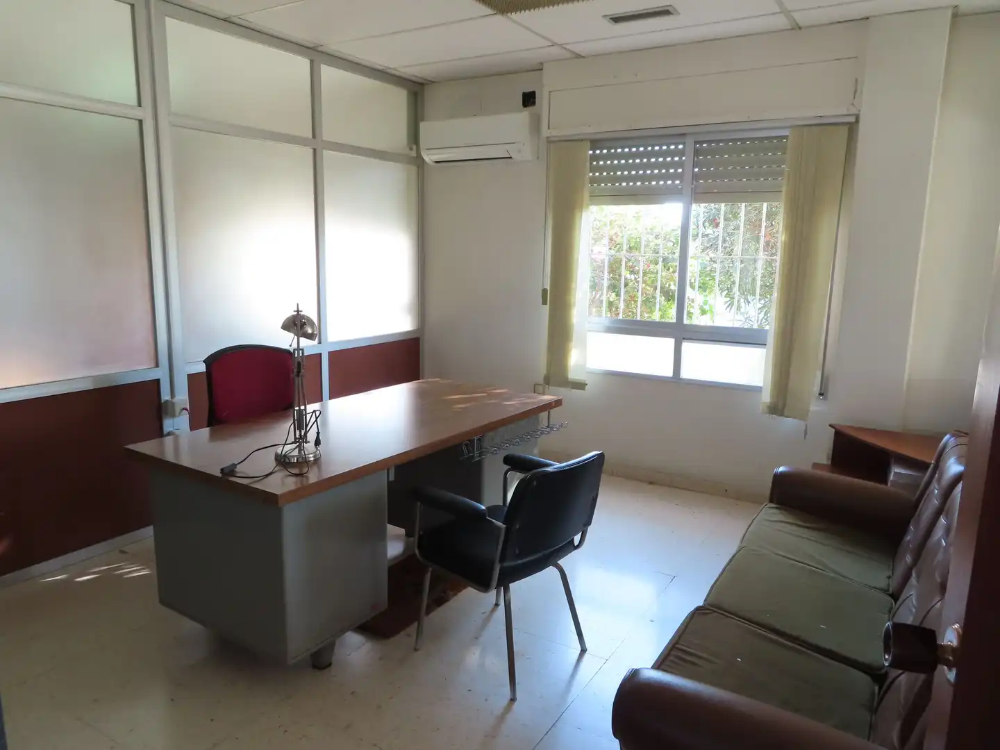 Büro zur Miete in Cartagena mit Klimaanlage und Möbliert