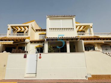 Maison mitoyenne avec piscine à vendre à Orihuela Costa