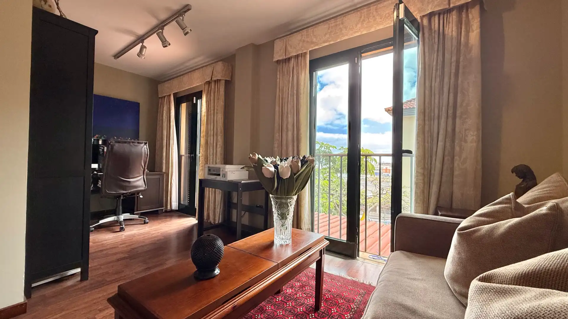 Sala de estar de Dúplex en venta en Las Palmas de Gran Canaria con Jardín privado, Parquet y Terraza