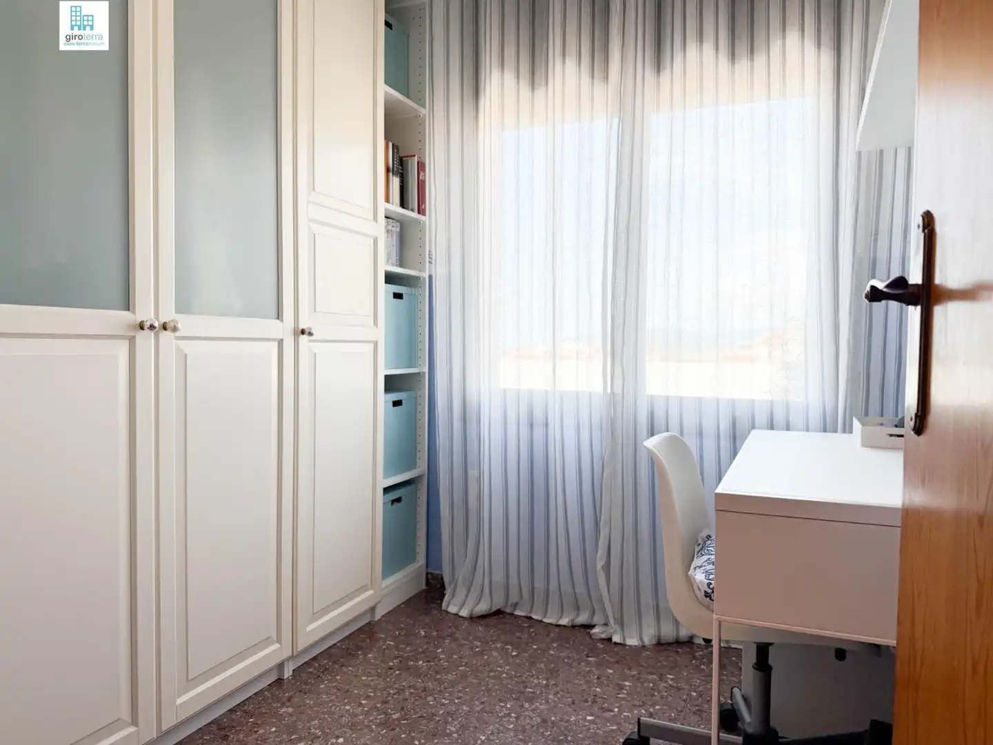 Schlafzimmer von Dachboden zum Verkauf in Blanes mit Terrasse