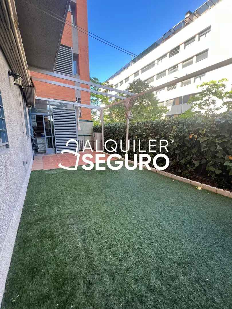 Jardí de Pis de lloguer en Madrid amb Aire condicionat, Calefacció i Terrassa