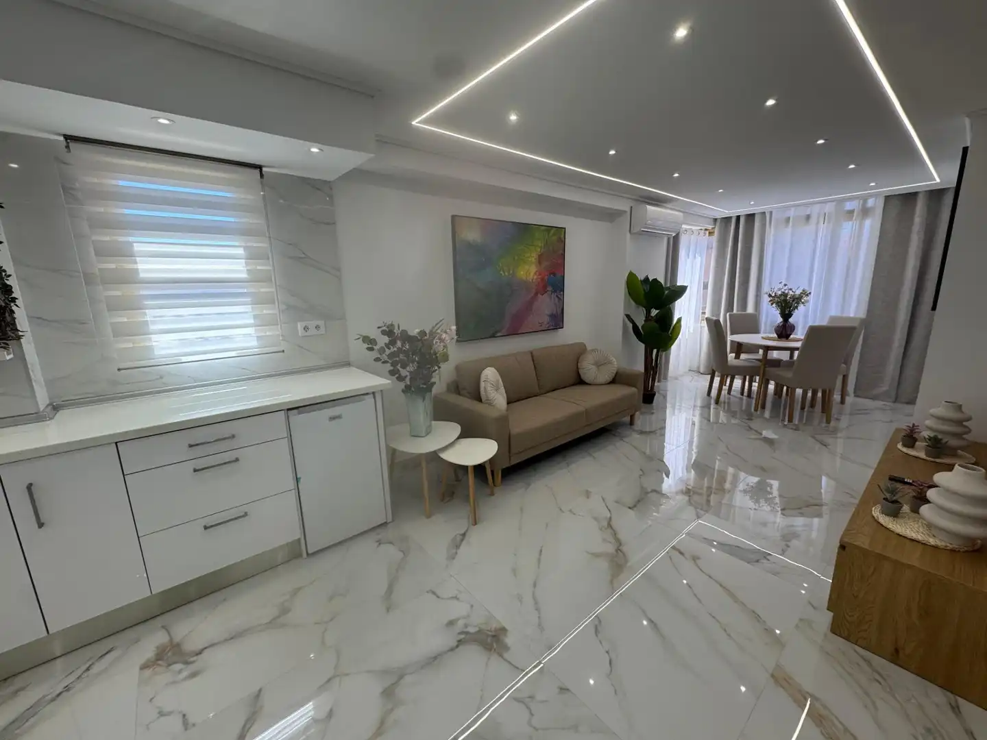 Sala d'estar de Pis en venda en Benidorm amb Aire condicionat, Moblat i Piscina comunitària