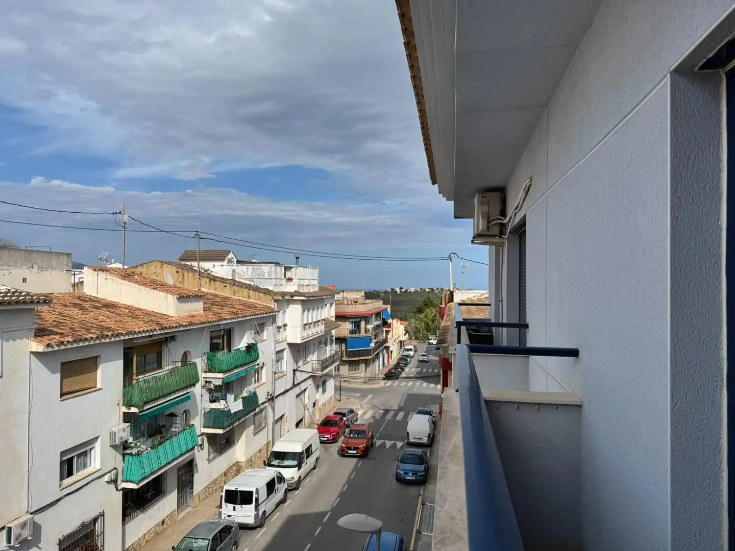 Vista exterior de Piso en venta en La Nucia con Terraza y Piscina comunitaria