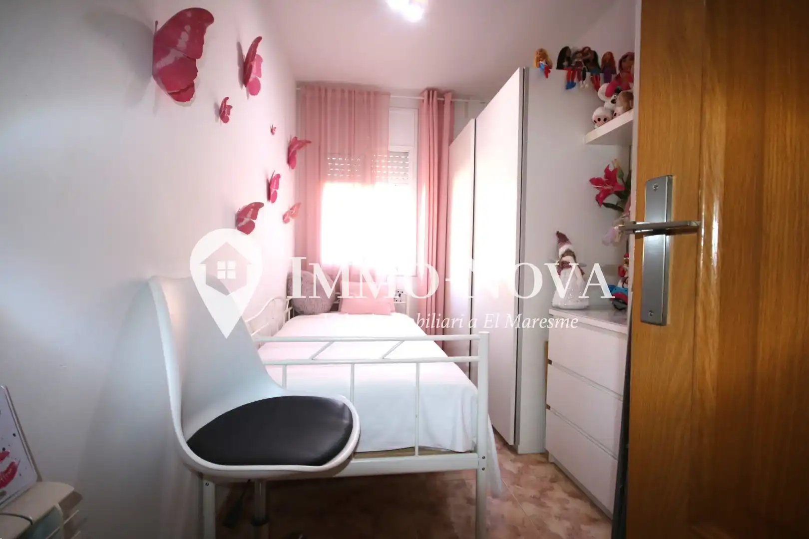 Habitación de Ático en venta en Mataró con Calefacción, Terraza y Amueblado