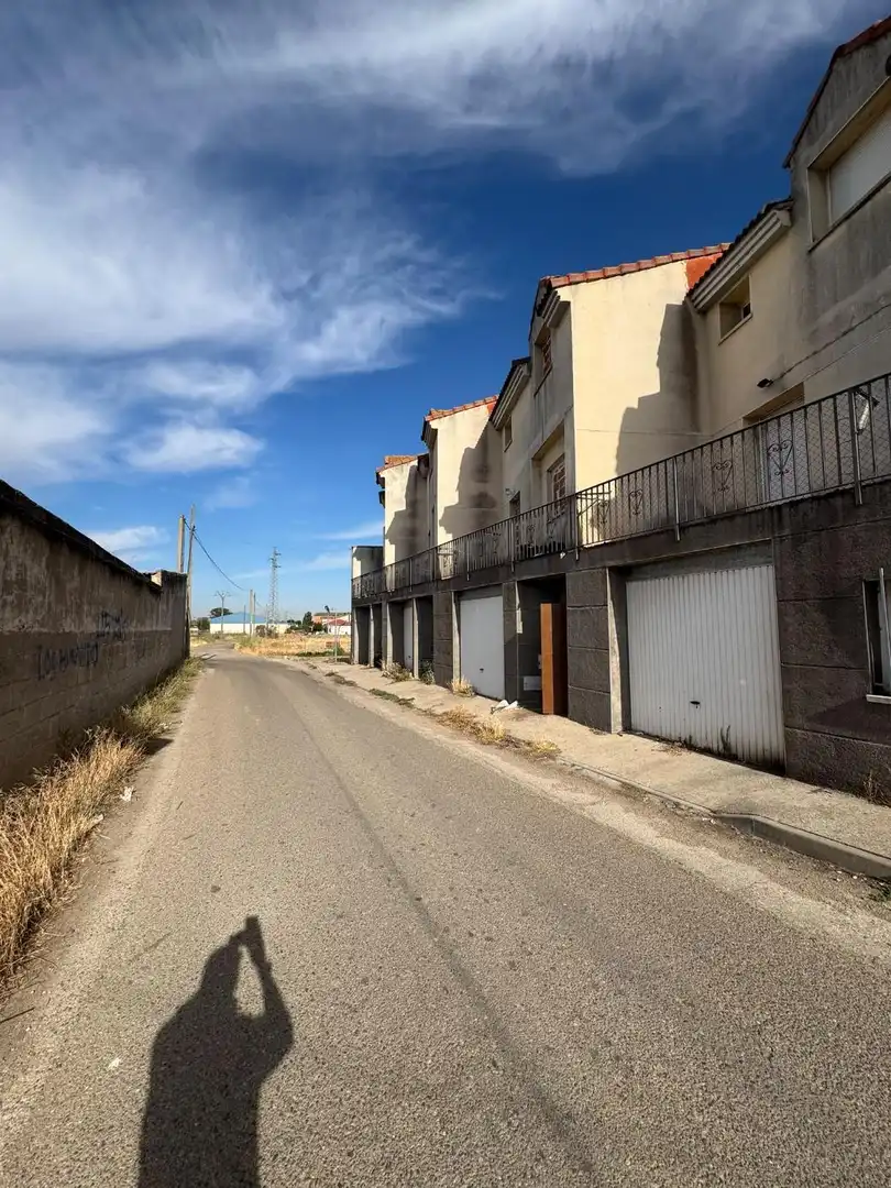 Exterior view of Houses for sale in Cabezón de Pisuerga, Valladolid