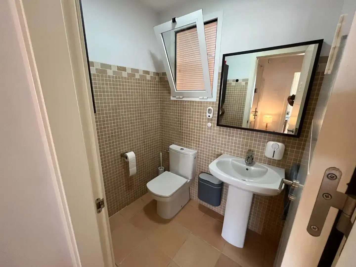 Bathroom of Flat for sale in Benalmádena  with Swimming Pool and Balcony