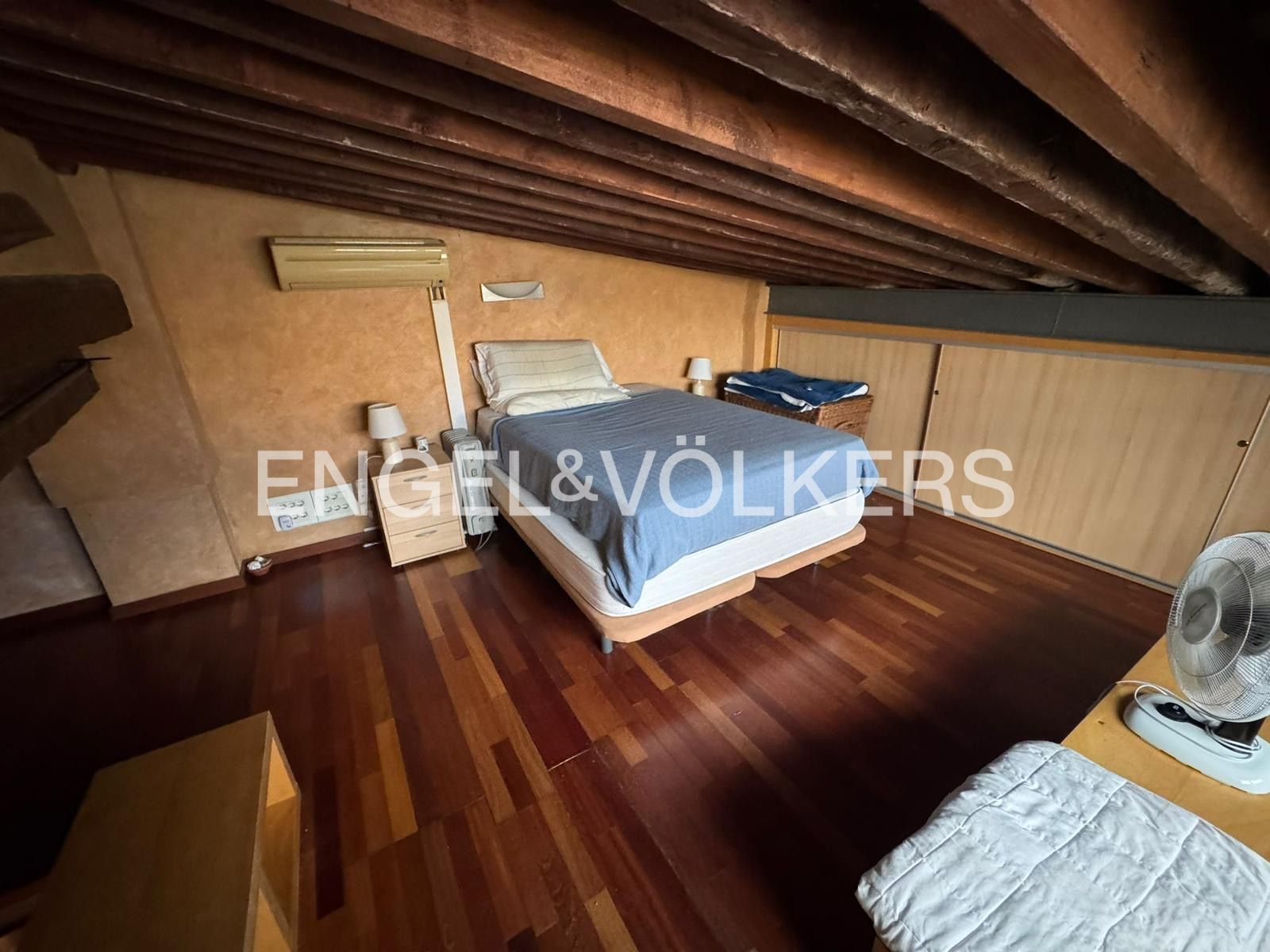 Flat for rent in  Valencia Capital  with Air Conditioner, Heating and Parquet flooring