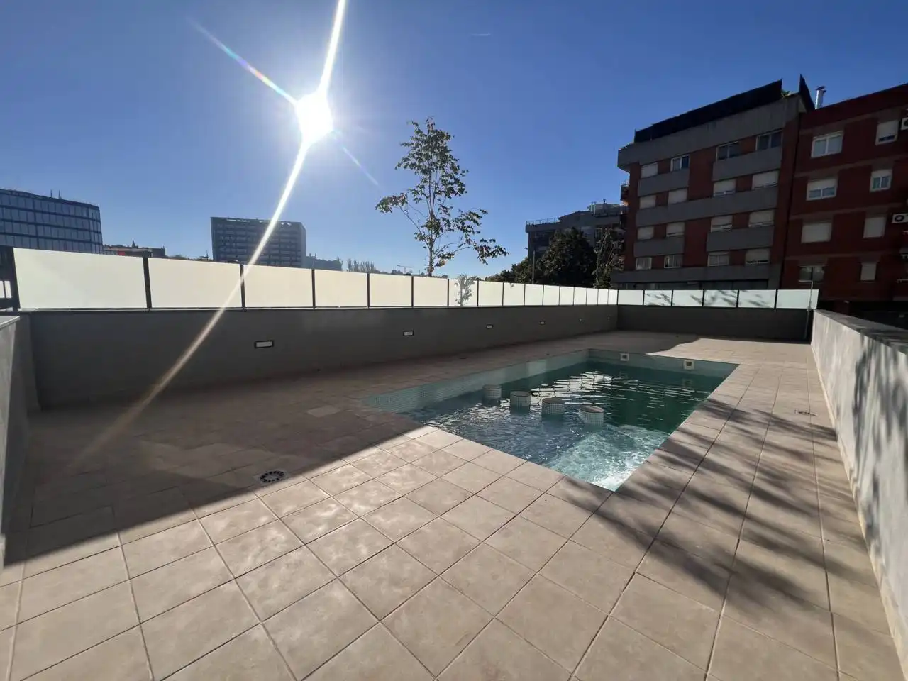 Schwimmbecken von Wohnung zum Verkauf in Granollers mit Klimaanlage, Heizung und Parkett