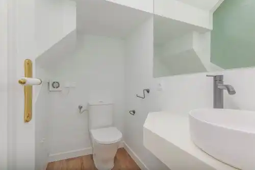Bathroom of Attic for sale in Madrid  with Air Conditioner, Heating and Parquet flooring