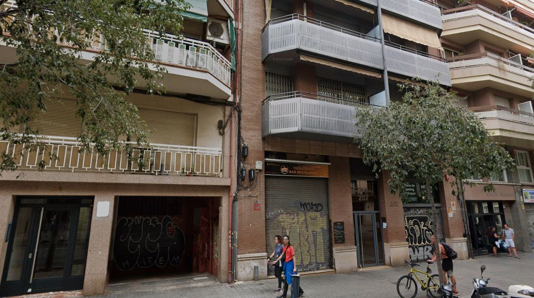 Vista exterior de Local en venda en  Barcelona Capital