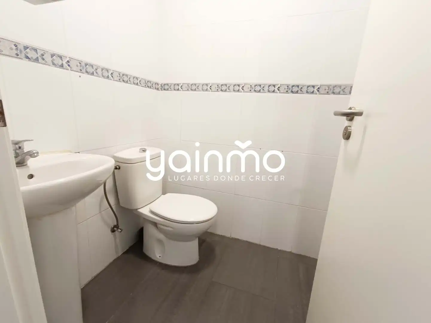 Baño de Local de alquiler en Jaén con Aire acondicionado