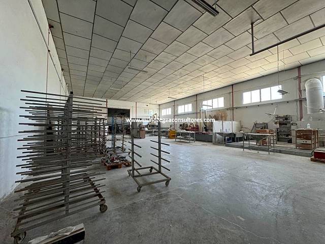 Nave industrial en Alquiler en N/A en Poleares