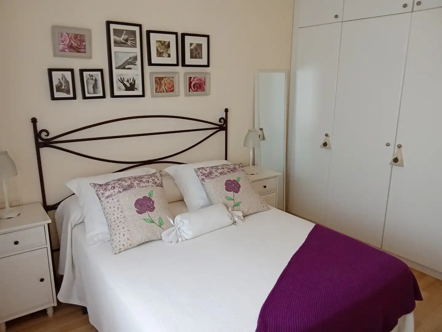 Schlafzimmer von Dachboden zum Verkauf in Lloret de Mar mit Klimaanlage, Terrasse und Abstellraum