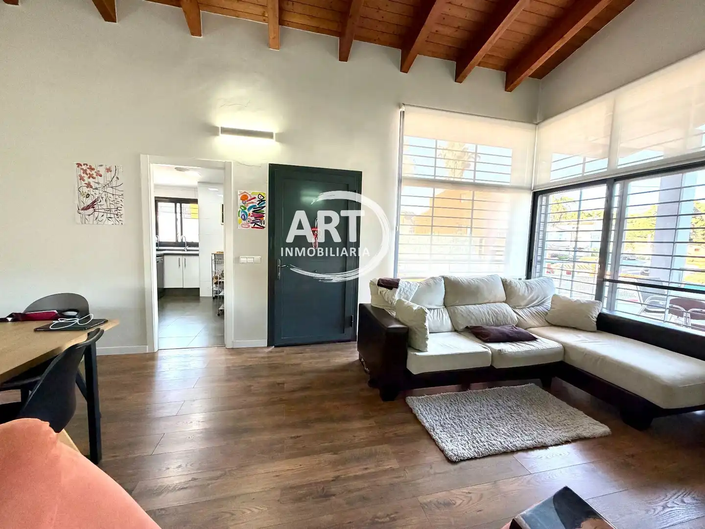 Sala d'estar de Casa o xalet en venda en La Pobla de Vallbona amb Aire condicionat, Calefacció i Jardí privat