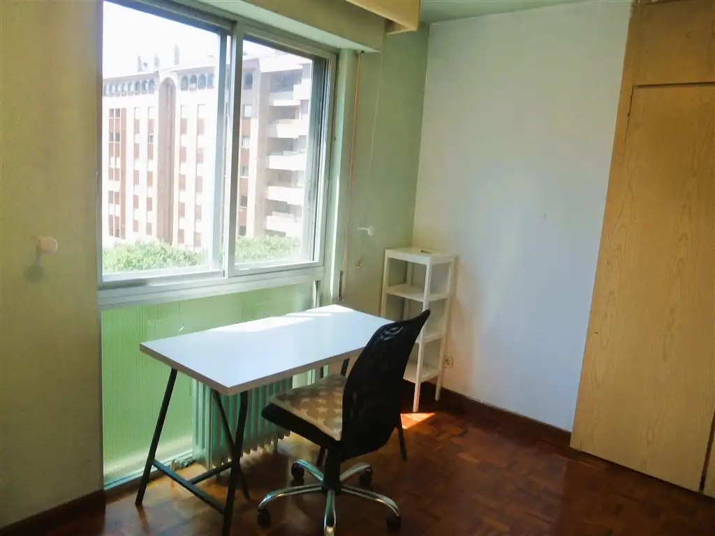 Piso de alquiler en  Pamplona / Iruña con Calefacción, Parquet y Terraza