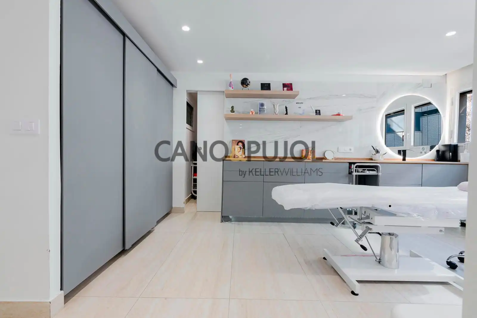Büro zum Verkauf in Barcelona mit Klimaanlage, Heizung und Abstellraum