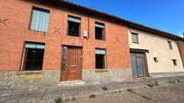 Vista exterior de Casa o xalet en venda en Gusendos de los Oteros amb Terrassa i Balcó