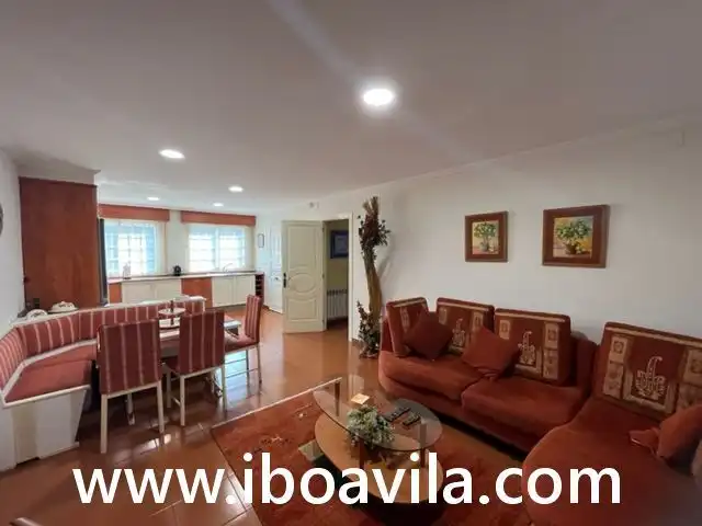 Sala d'estar de Casa o xalet en venda en Pontevedra Capital  amb Jardí privat, Terrassa i Traster