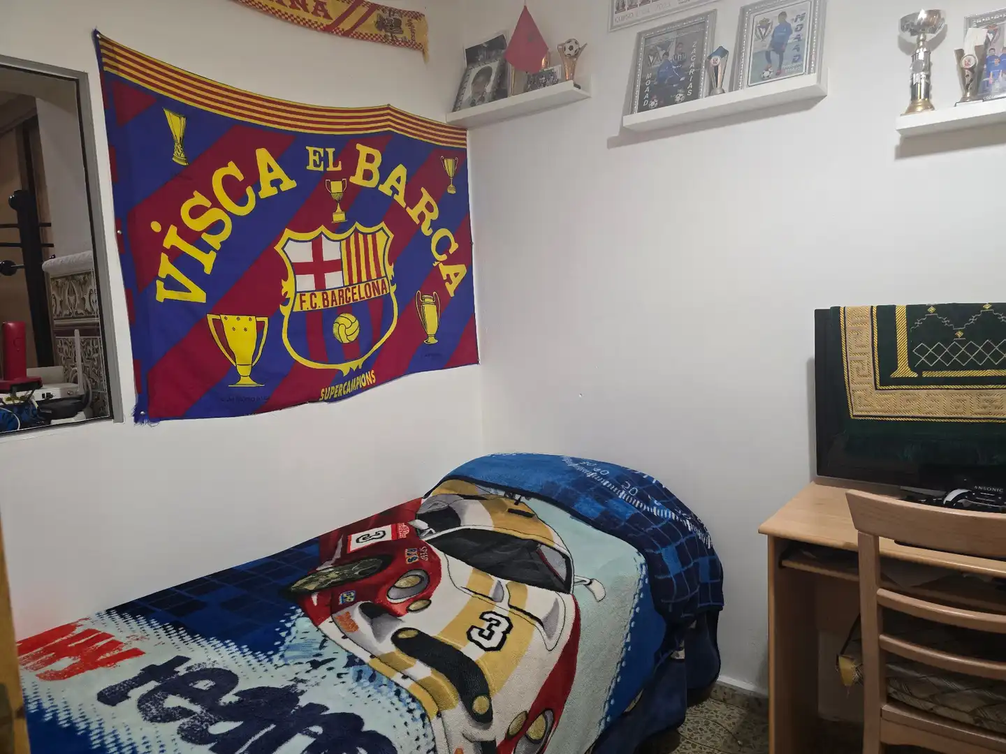 Bedroom of Houses for sale in Zaragoza  with Terrace, Furnished and Oven