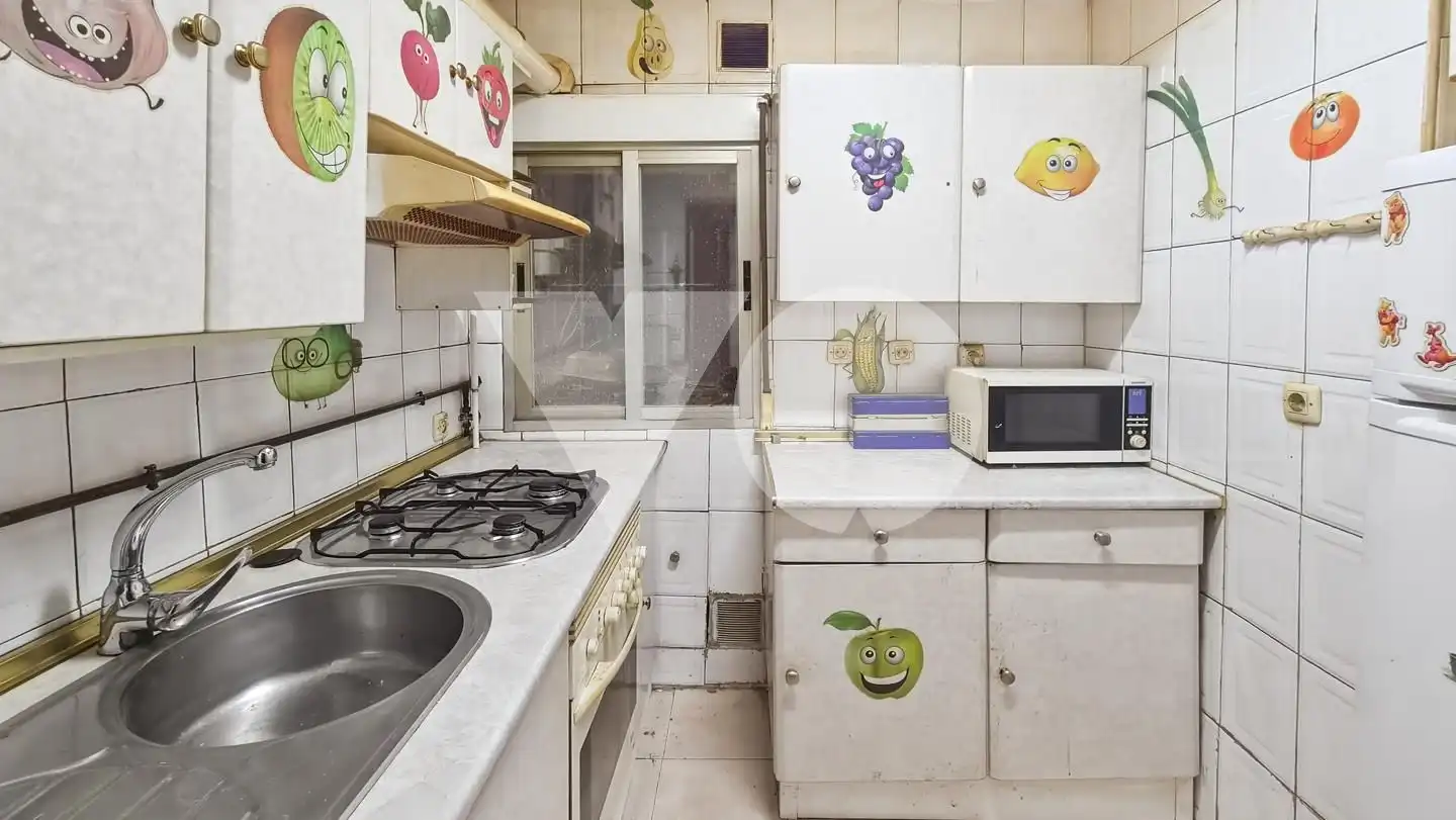 Cuina de Planta baixa en venda en Latina