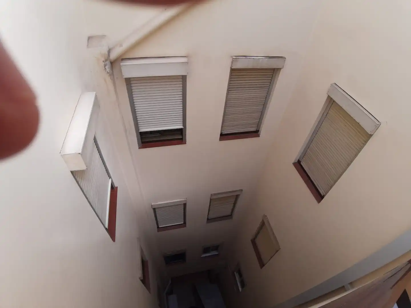 Außenansicht von Wohnung zur Miete in Cornellà de Llobregat mit Ofen, Mikrowelle und Haustiere erlaubt
