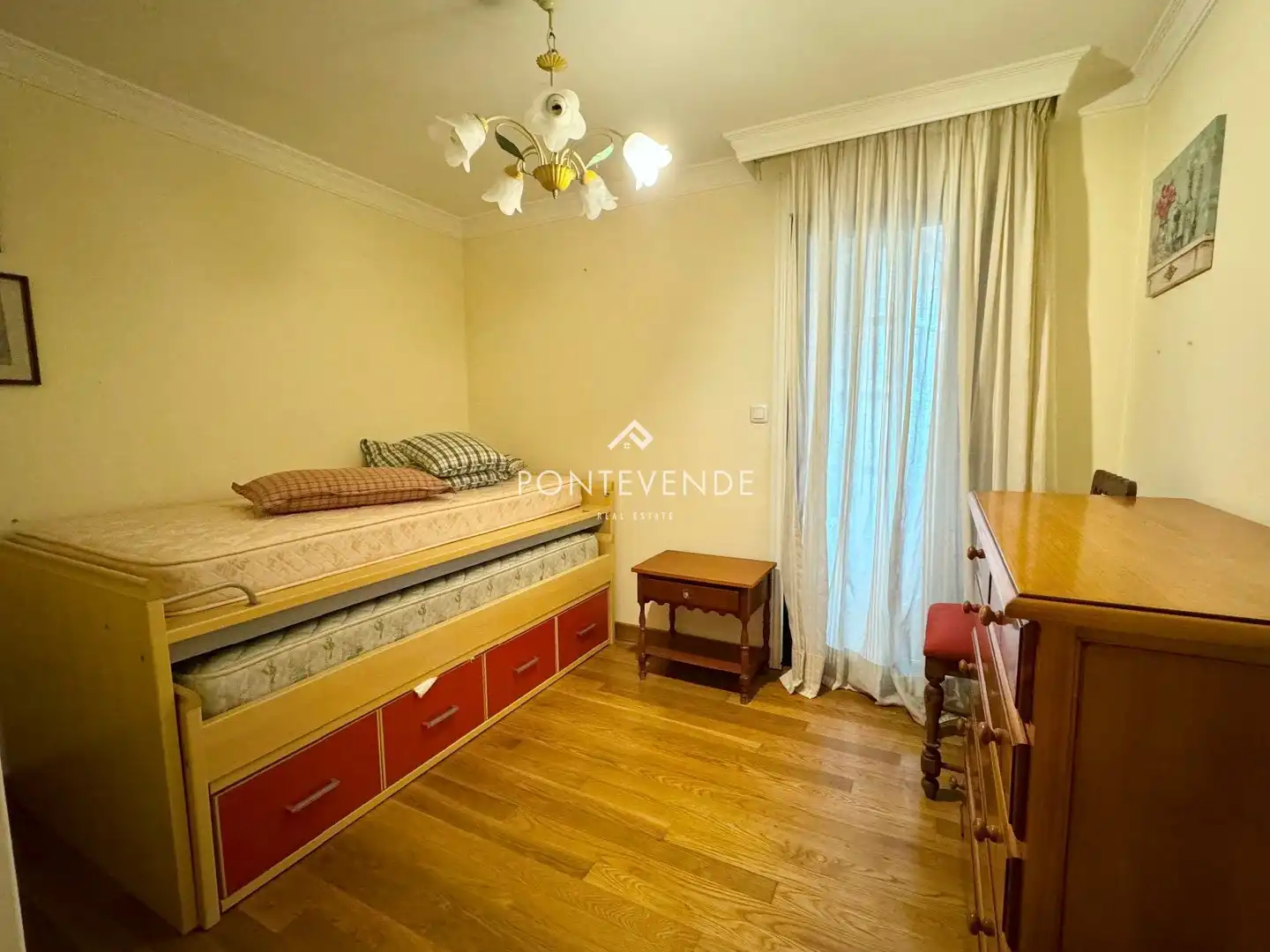 Schlafzimmer von Maisonette zum Verkauf in Bueu mit Klimaanlage, Heizung und Terrasse