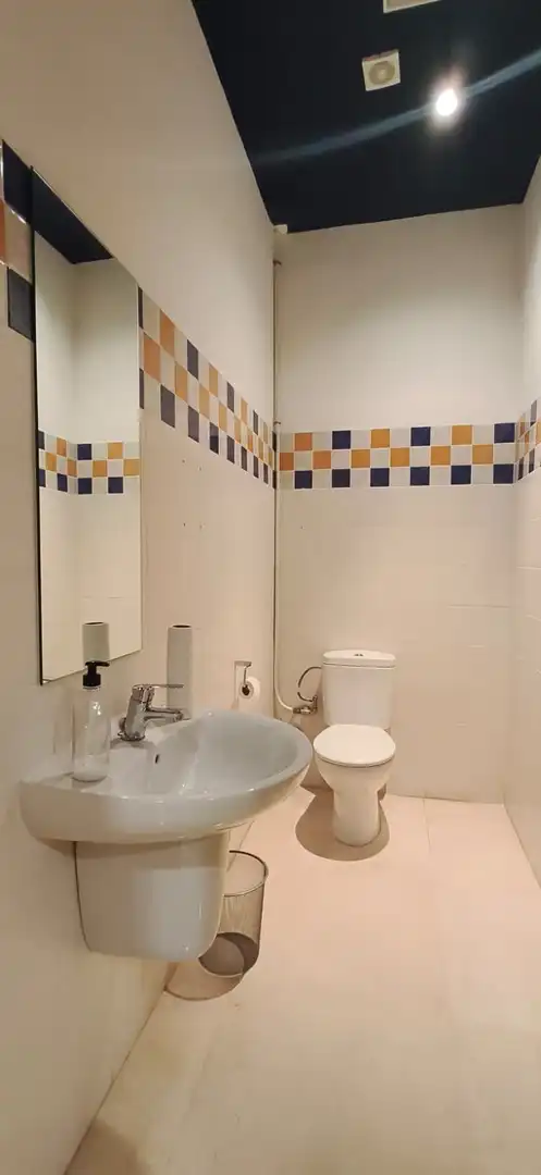 Badezimmer von Geschaftsraum zur Miete in Alcoy / Alcoi mit Klimaanlage und Heizung