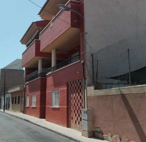 Vista exterior de Garatge en venda en La Unión