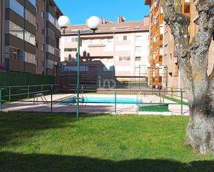 Piscina de Pis en venda en Jaca amb Piscina