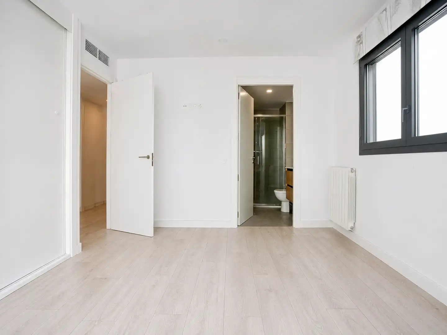 Flat for sale in Badalona  with Heating, Swimming Pool and Balcony