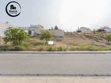Residential land for sale in Altos de la Zubia
