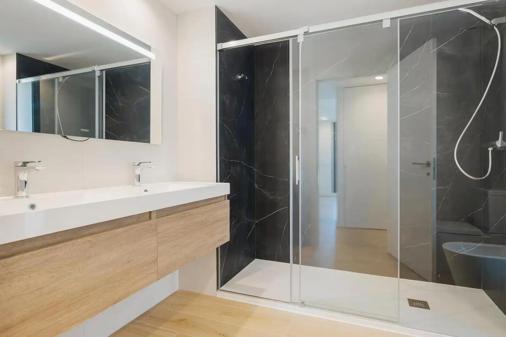 Apartamento con piscina en venta en Puerto Deportivo, imagen 13