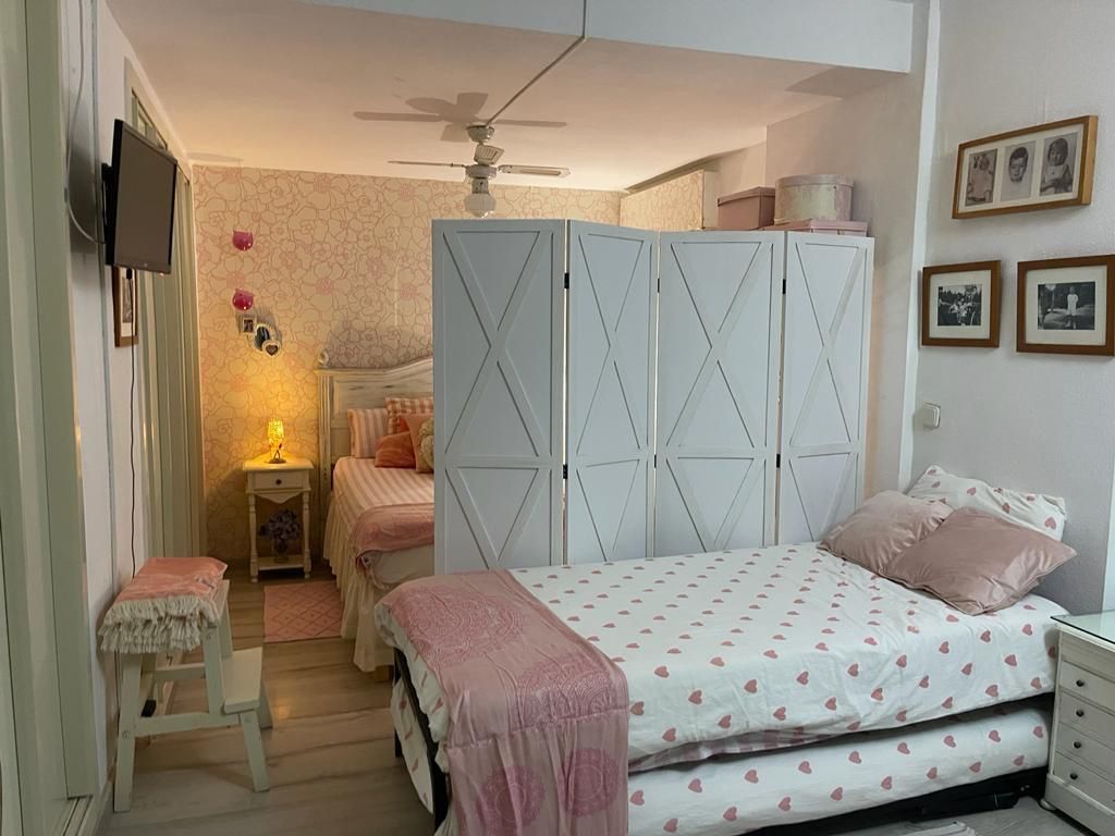 Habitación de Estudio de alquiler en Marbella con Aire acondicionado, Calefacción y Piscina