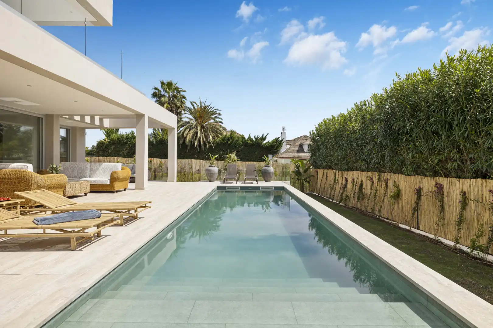 Piscina de Casa o chalet en venta en Marbella con Aire acondicionado, Jardín privado y Terraza