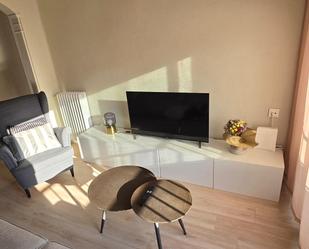 Sala d'estar de Apartament en venda en Calahorra amb Calefacció, Parquet i Moblat