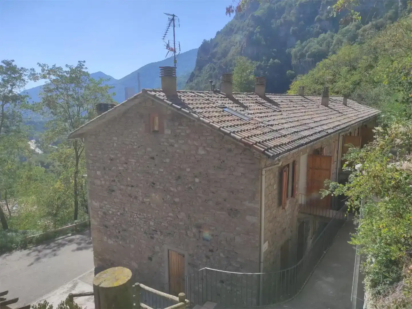 Vista exterior de Piso en venta en Cercs con Jardín privado y Amueblado