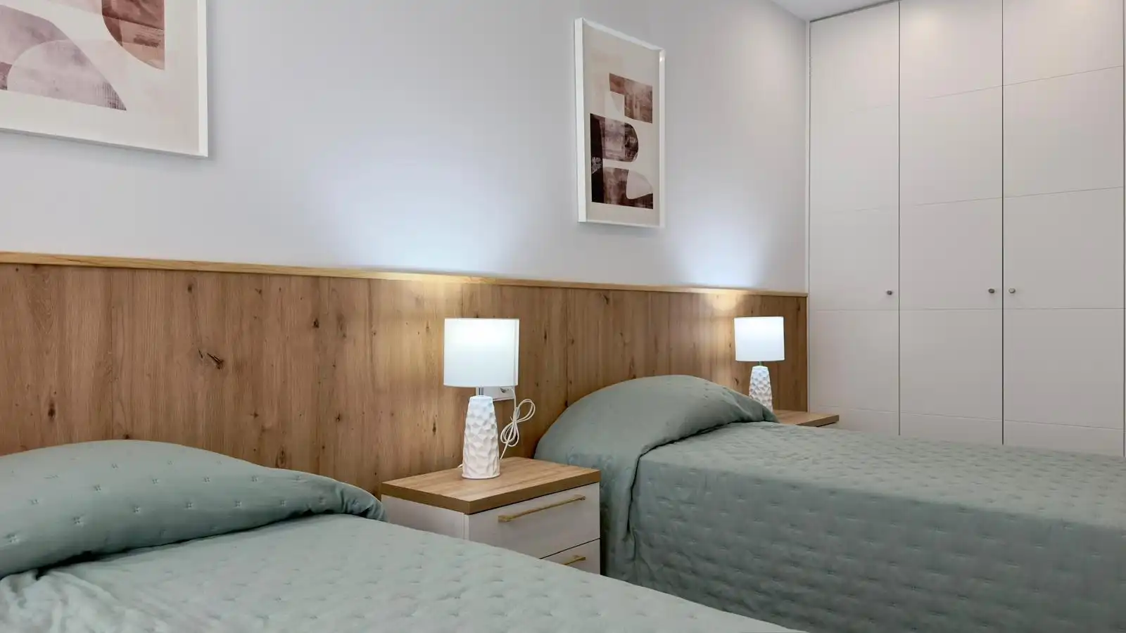Dormitori de Apartament de lloguer en Finestrat amb Aire condicionat, Jardí privat i Terrassa