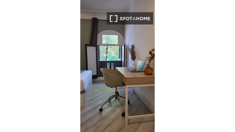 Bedroom of Flat for rent in Barcelona  with Air Conditioner, Heating and Furnished