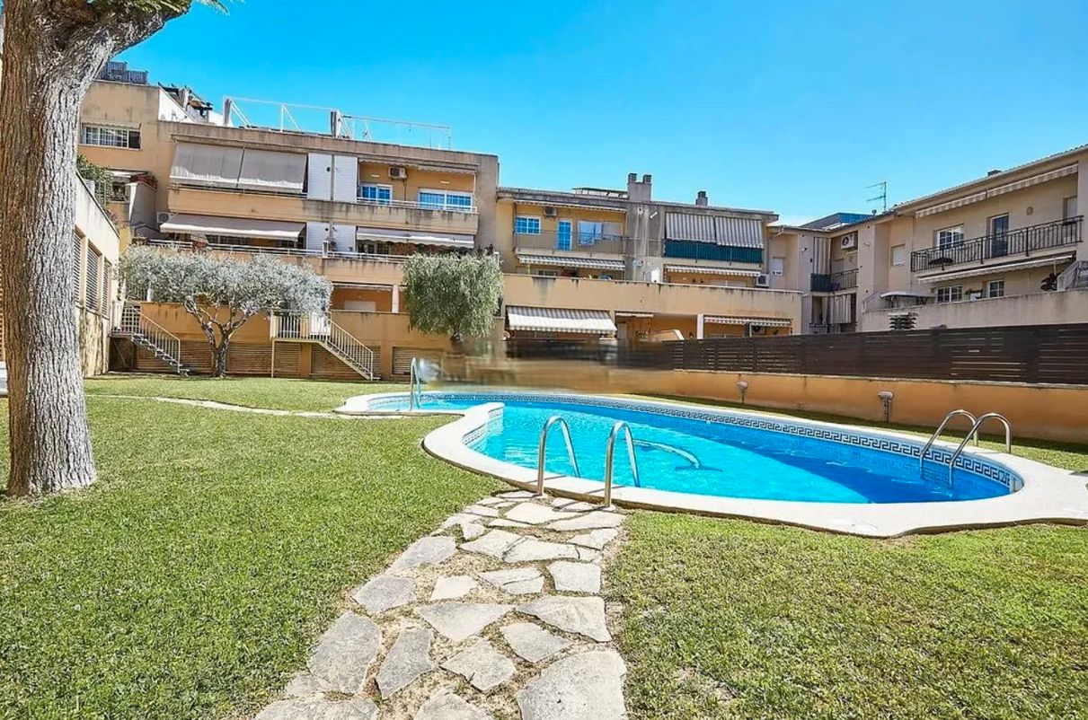 Jardín de Piso en venta en Cubelles con Aire acondicionado, Calefacción y Jardín privado