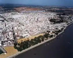 Vista exterior de Casa o xalet en venda en Coria del Río