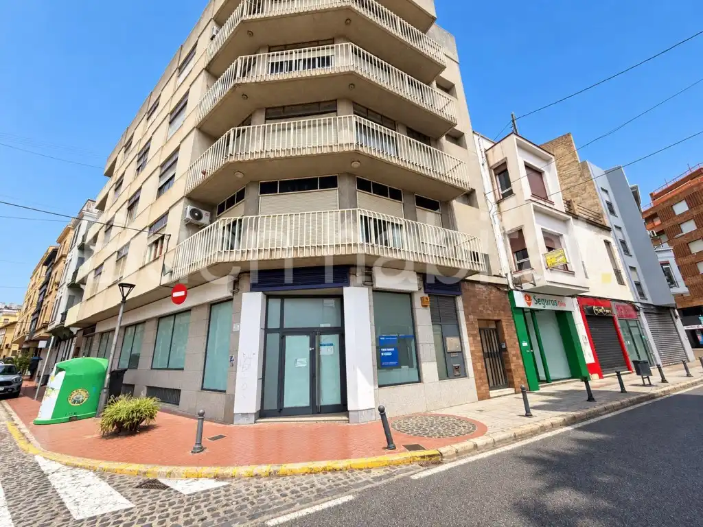 Locale commerciale in vendita a Calle Cura Pleban
