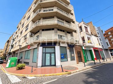Locale commerciale in vendita a Calle Cura Pleban
