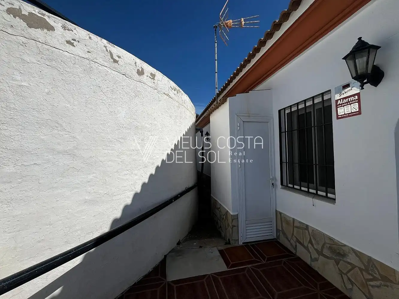 Vista exterior de Casa o xalet de lloguer en Algarrobo amb Aire condicionat, Calefacció i Terrassa